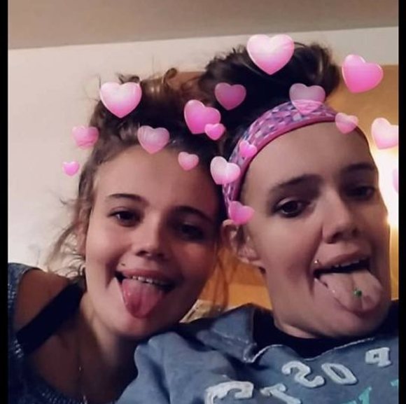 Meet your Posher, Makalia - Picture 1 of 1